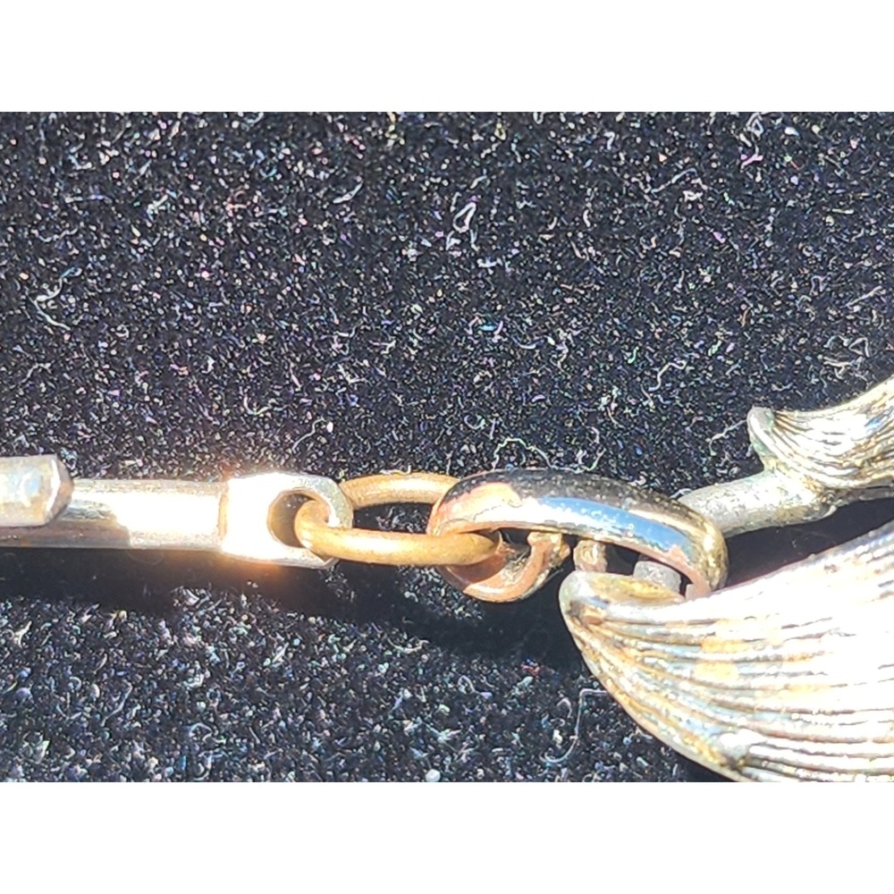 Vintage Lisner Gold Tone Leaf Link Choker Necklace Shepherd Hook Closure READ - Picture 7 of 9